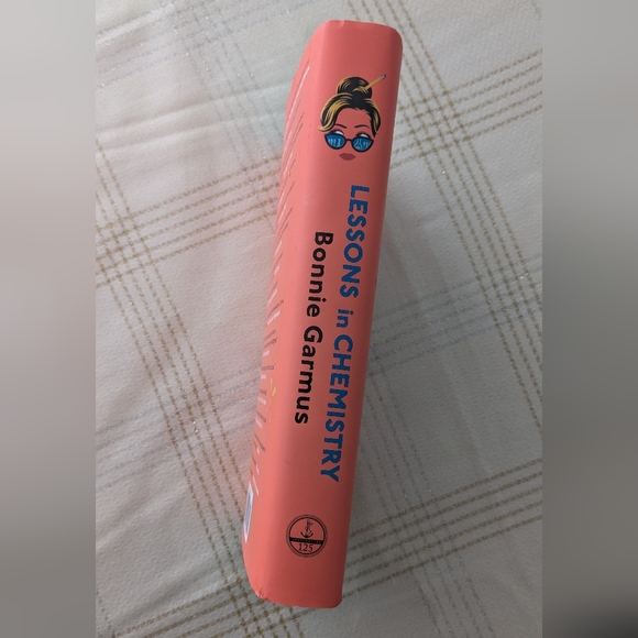 'Lessons in Chemistry' Hard Cover Book by Bonnie Garmus - Picture 4 of 8